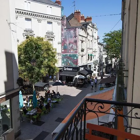 Hyper Centre - Rue St Laud, 2min Ralliement Appartement *