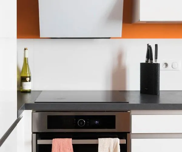 Hyper Centre - Rue St Laud, 2min Ralliement *